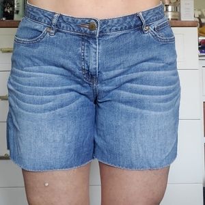 Jennifer Lopez Jean shorts